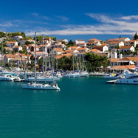 Apartment In Okrug Gornji With Seaview, Balcony, Air Condition, Wifi Trogir Exteriér fotografie